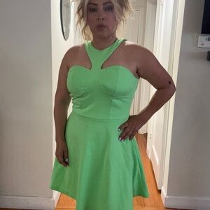 Elegant Green Sleeveless Dress